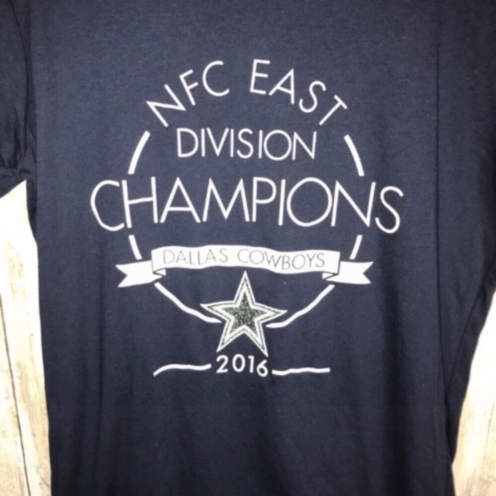 Dallas Cowboys Women’s Medium Graphic Tee 2016 NFC East Champions Shirt NFL - Picture 2 of 5